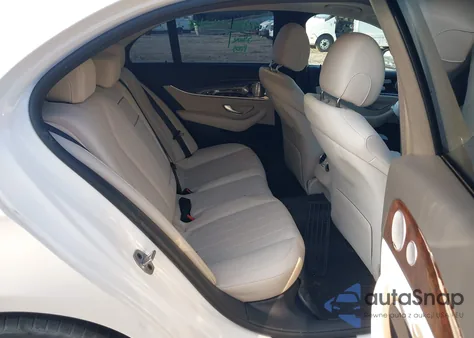 2021 Mercedes-Benz E 350 4Matic z USA, uszkodzony, nr VIN W1KZF8EB4MA892483